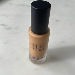 Skin Longwear Weightless Foundation Warm Honey